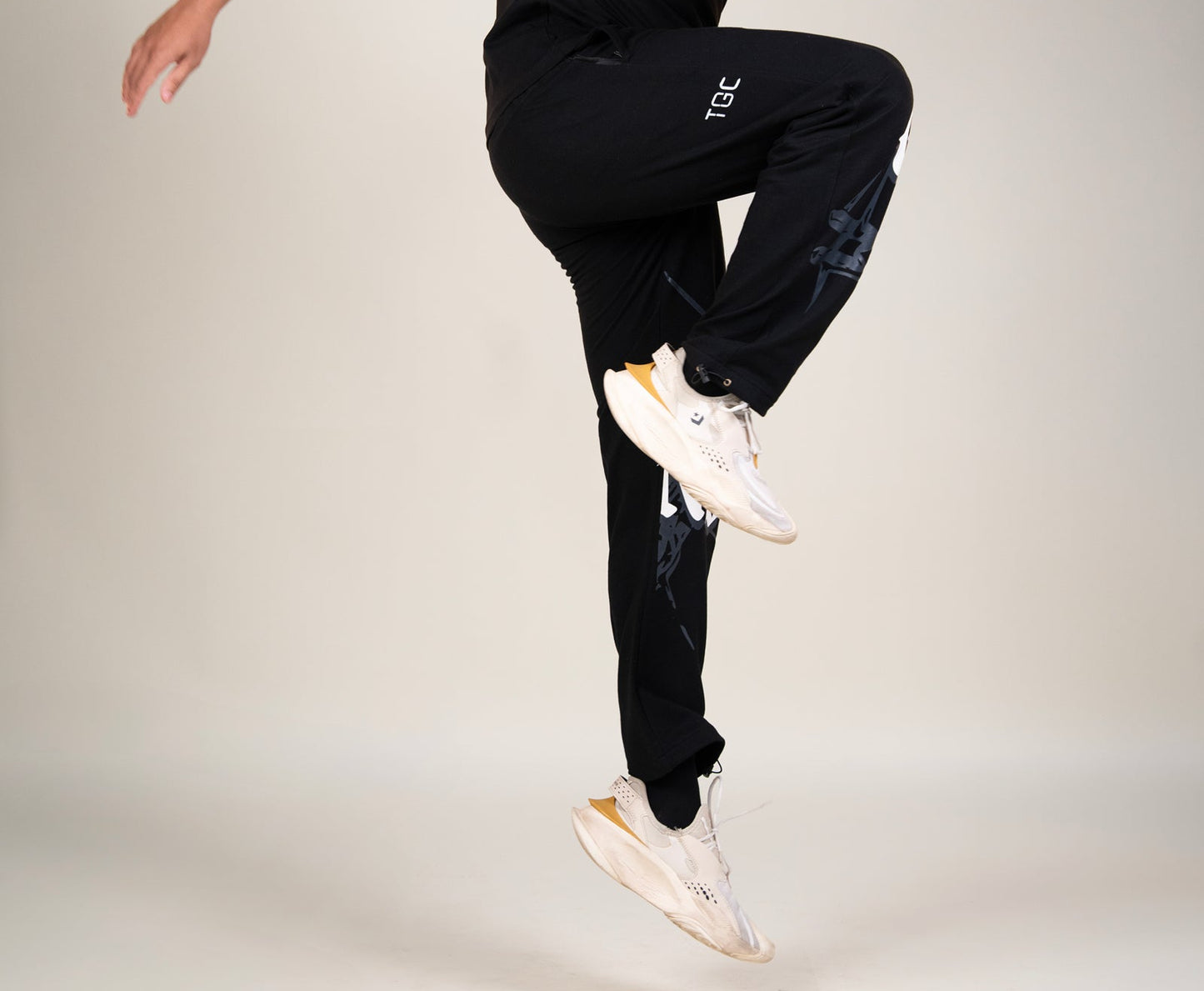 FORGED IN THE GRIND - BLACK JOGGER